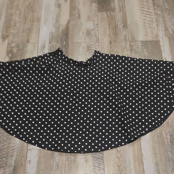Chic Black and White Polka Dot A-Line Skirt - Picture 6 of 9